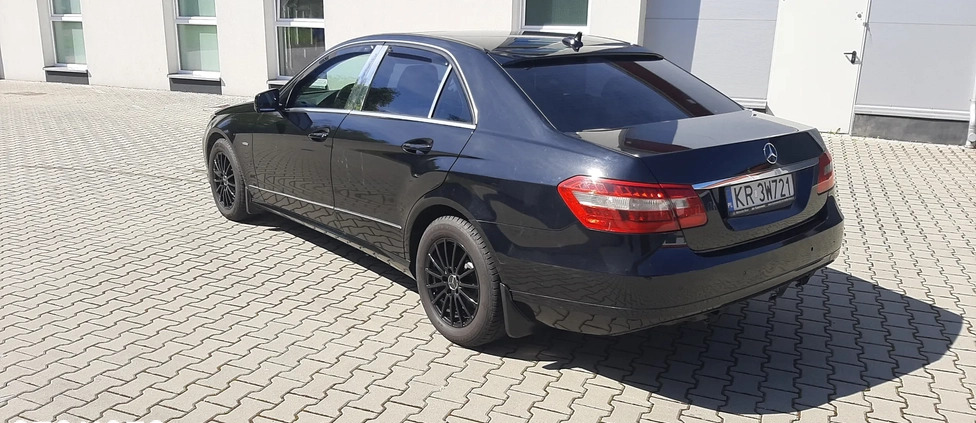 Mercedes-Benz Klasa E cena 49500 przebieg: 364500, rok produkcji 2011 z Kraków małe 154